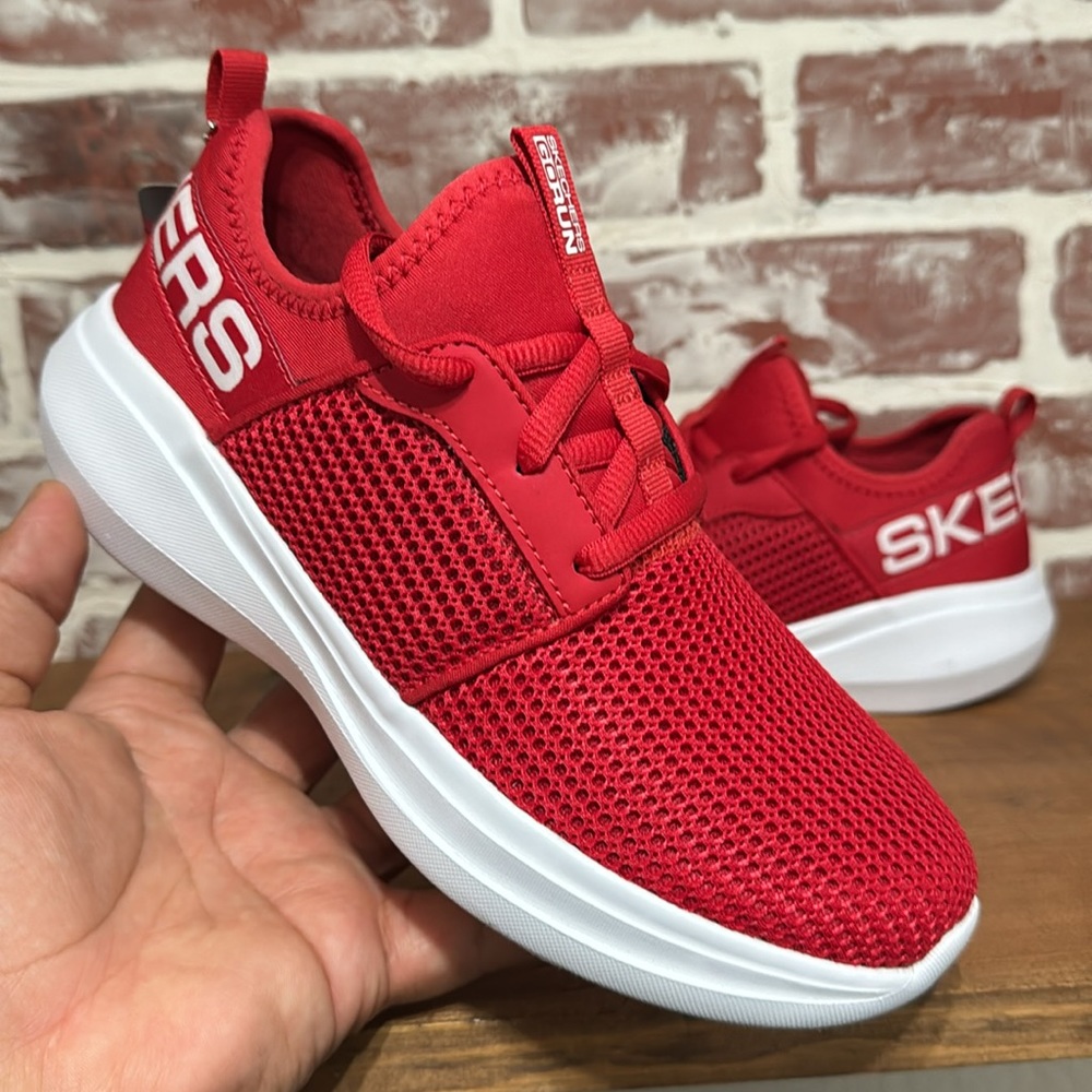 Skechers Go Run Fast Boys Shoes Sz 3.4